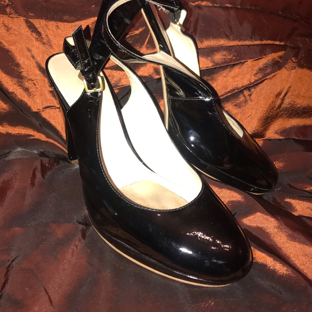 Jones New York  Sling-back patent leather pumps